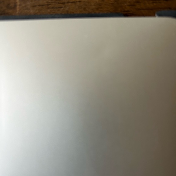 As-Is Apple iPad 1st Generation 32GB - Picture 9 of 9